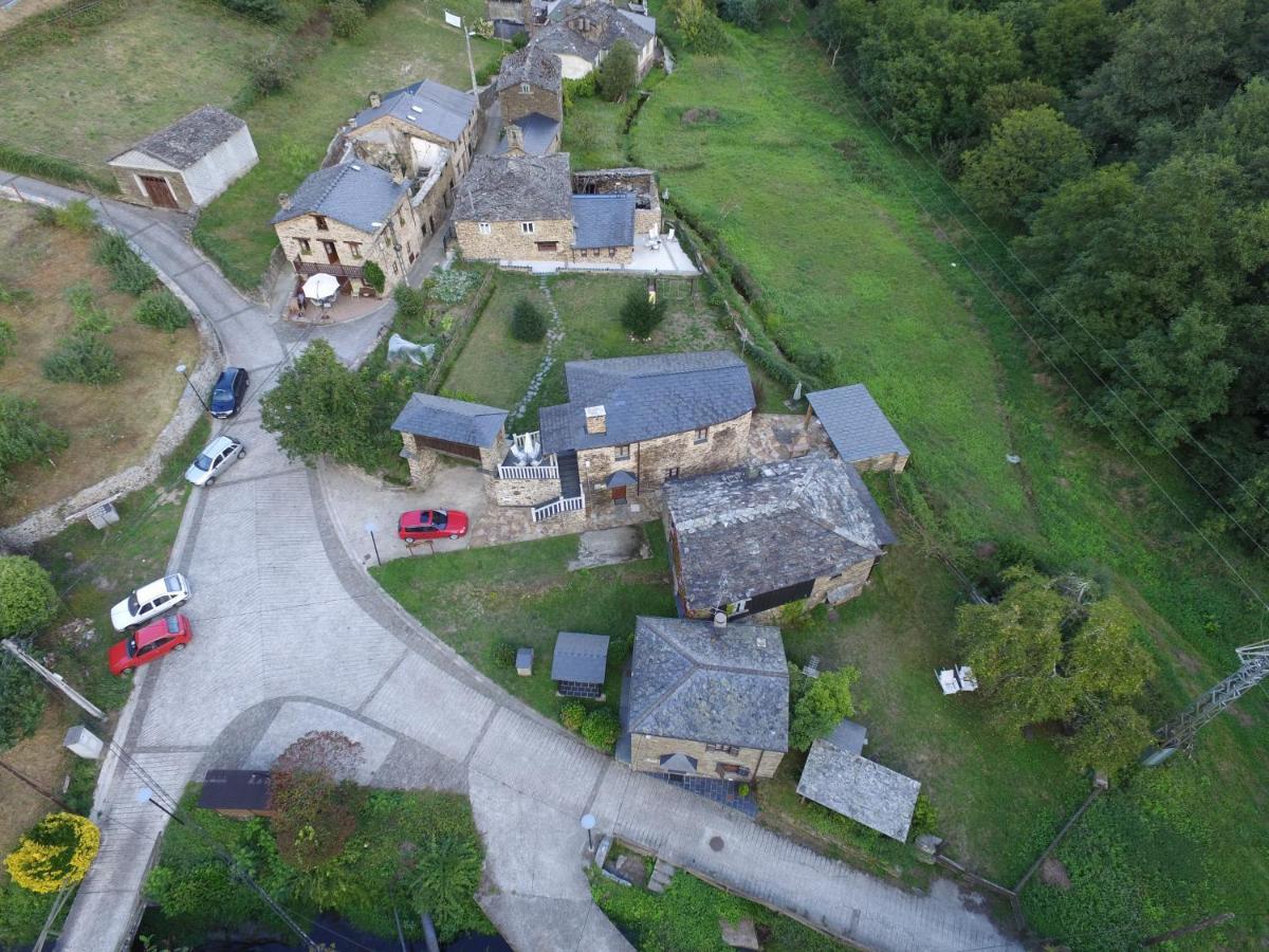 Casas Rurales Tareira En Taramundi Eksteriør bilde